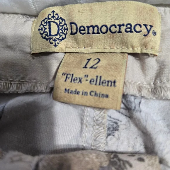 Women's Democracy "Flex"-ellent Beige Floral Crop Pants Size 12 - Picture 5 of 14